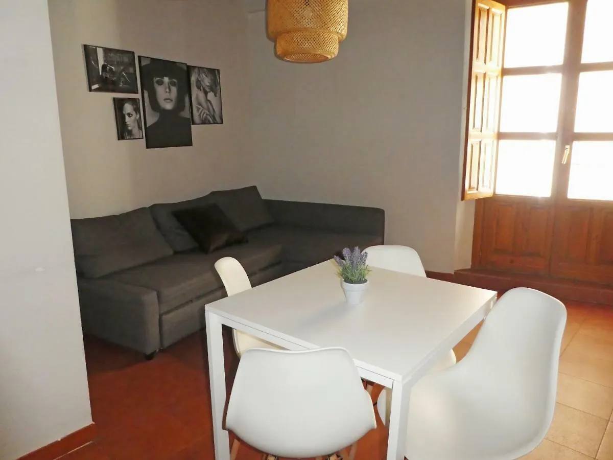 Apartamentos Nahira Suites 3000 Granada